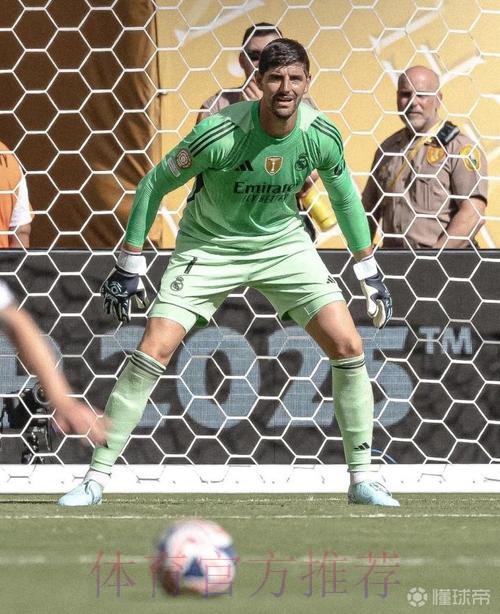 库尔图瓦谈阿拉巴送点:那是支撑手 我认为他没看到球